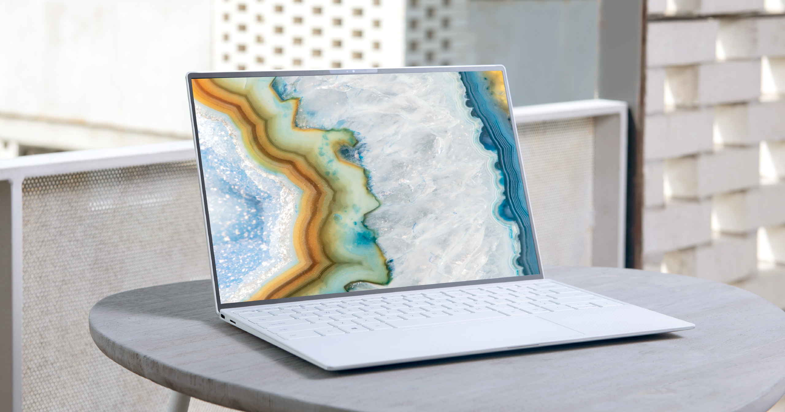New Anti-glare Notebook Monitors for Working Outside